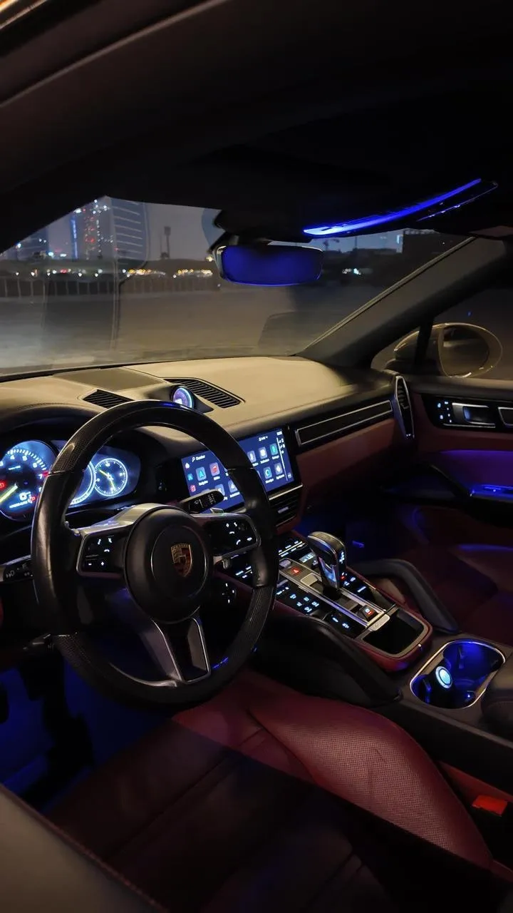 Porsche Cayenne Coupé E-Hybrid, poste de conduite